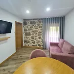 Casa D'henrique Retreat Pool And Aparthotel