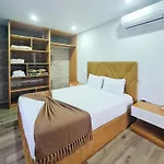 Casa D'henrique Retreat Pool And
