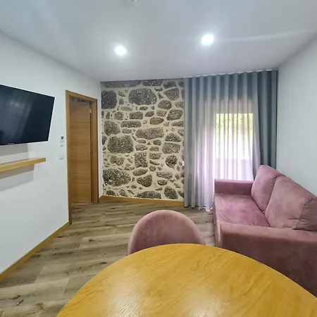 Casa D'henrique Retreat Pool And Apartmanhotel
