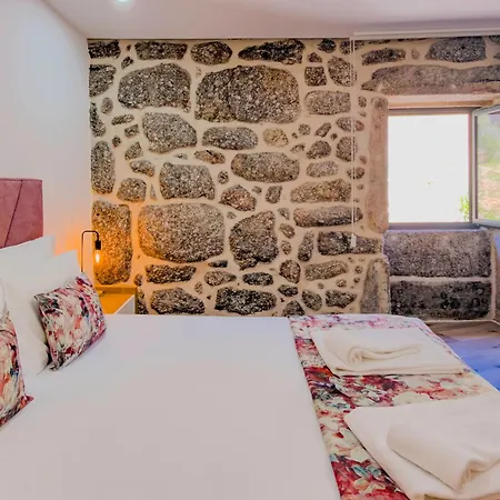 Casa D'henrique Retreat Pool And Apart Otel