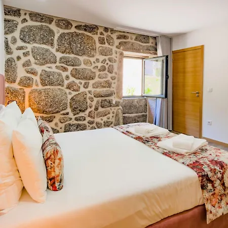 Casa D'henrique Retreat Pool And