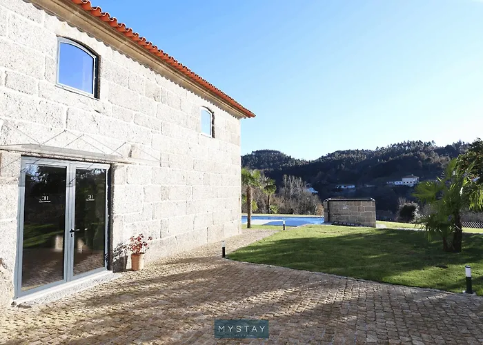 Casa D'henrique Retreat Pool And Aparthotel