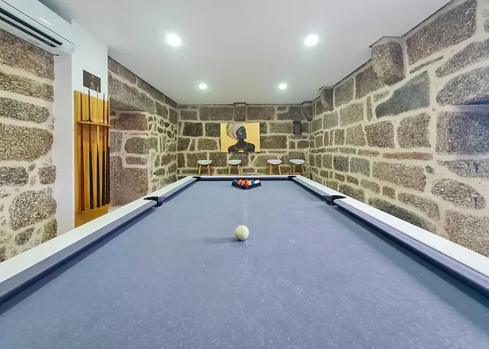 Casa D'henrique Retreat Pool And Aparthotel