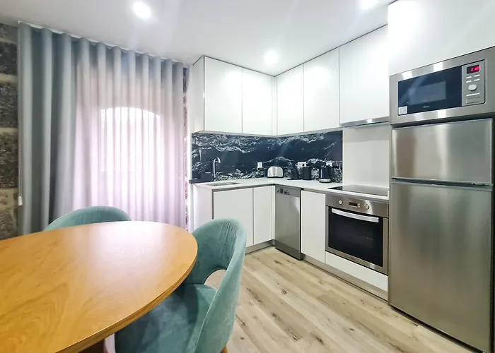 Casa D'henrique Retreat Pool And