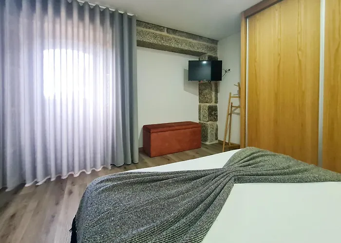 Casa D'henrique Retreat Pool And